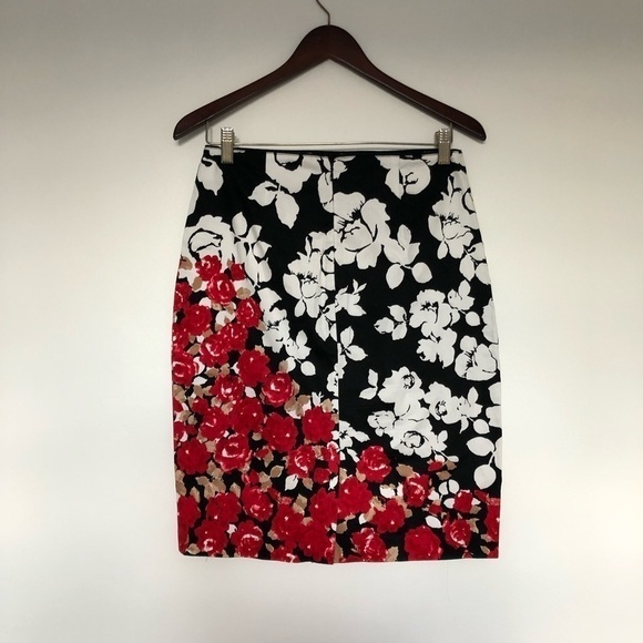 𝅺RICKI’S Floral Cotton Pencil Skirt - Picture 4 of 11
